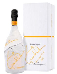 Veuve Cliicquot La Grand Dame &ndash; Simon Porte Jacquemus Gift
